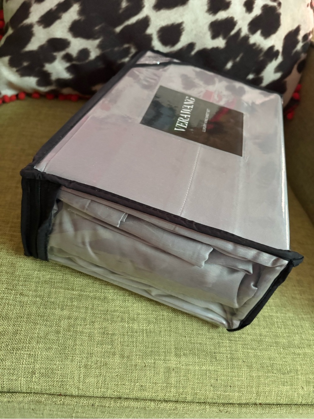 King size Vera Wang Luxury sheet set gray